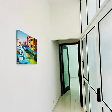 Steps To The Sea 1-br * Gzira