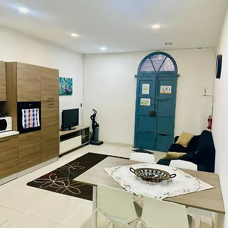 Apartamento Steps To The Sea 1-br Gzira